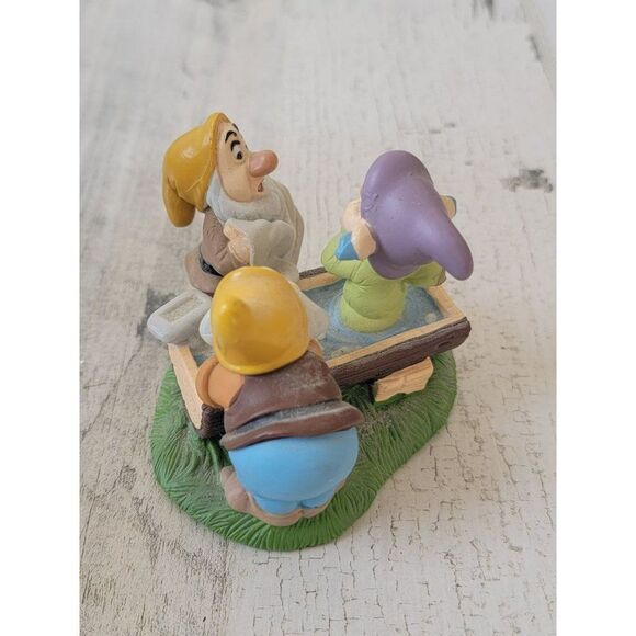 Lil Classics Dopey bashful Water outdoor bath home decor Disney figure - Picture 2 of 4